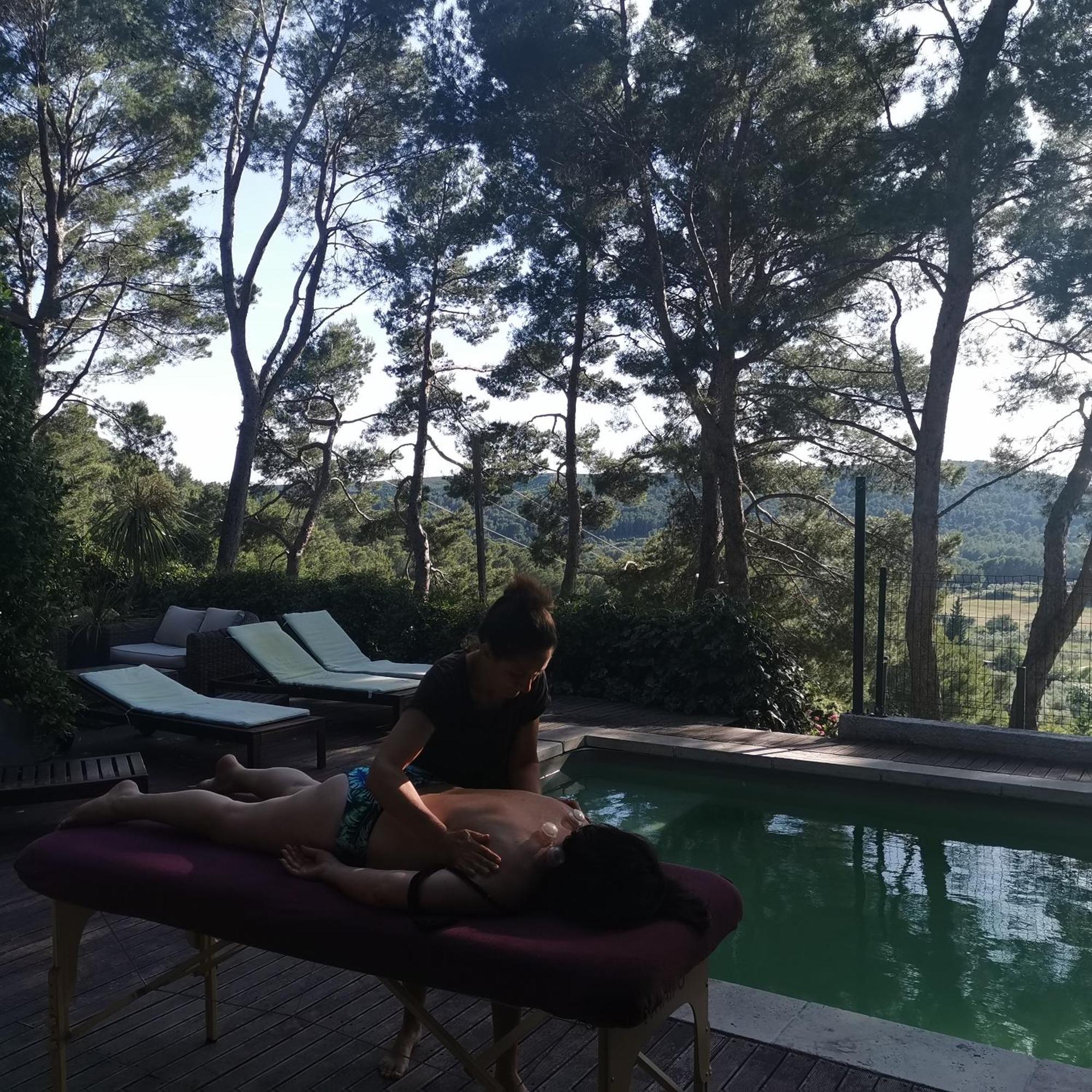 เลอ มา เด รอช Hotel Velaux ภายนอก รูปภาพ